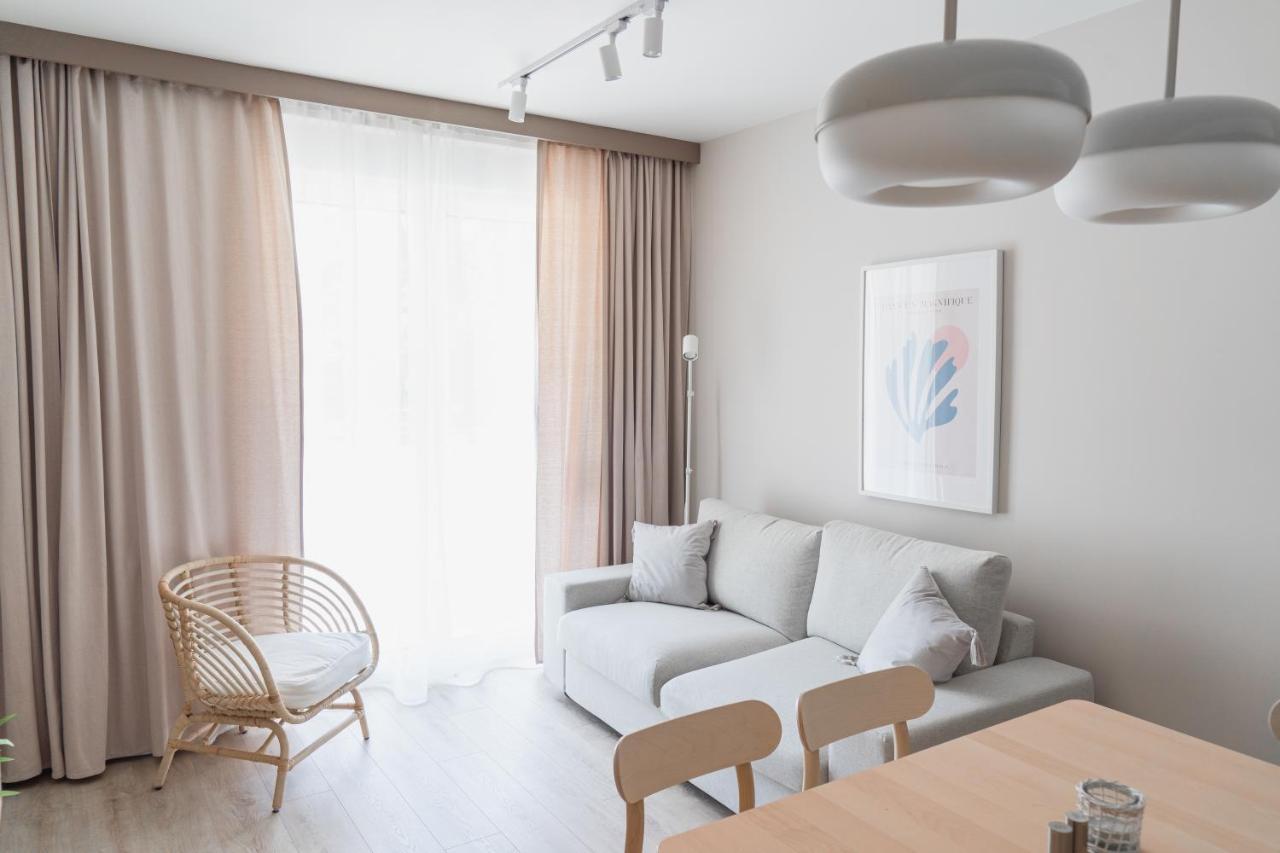 Leaf Apartment *